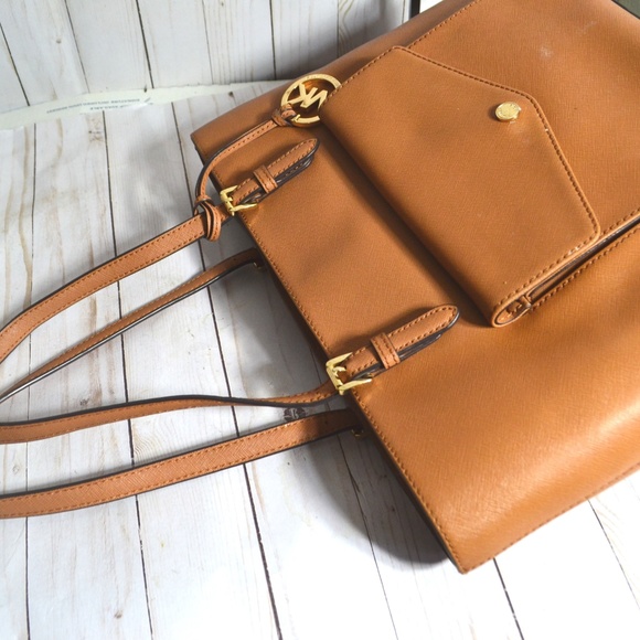 Michael Kors Jet Set Large Leather Tote Bag - Picture 4 of 7